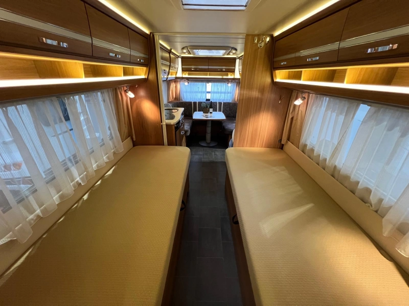 Dethleffs Nomad 520 RET Lengtebedden,Mover, Airco  foto: 20