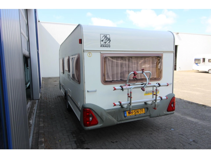 Knaus Sudwind 450 TUF Voortent, Fietsenrek, 