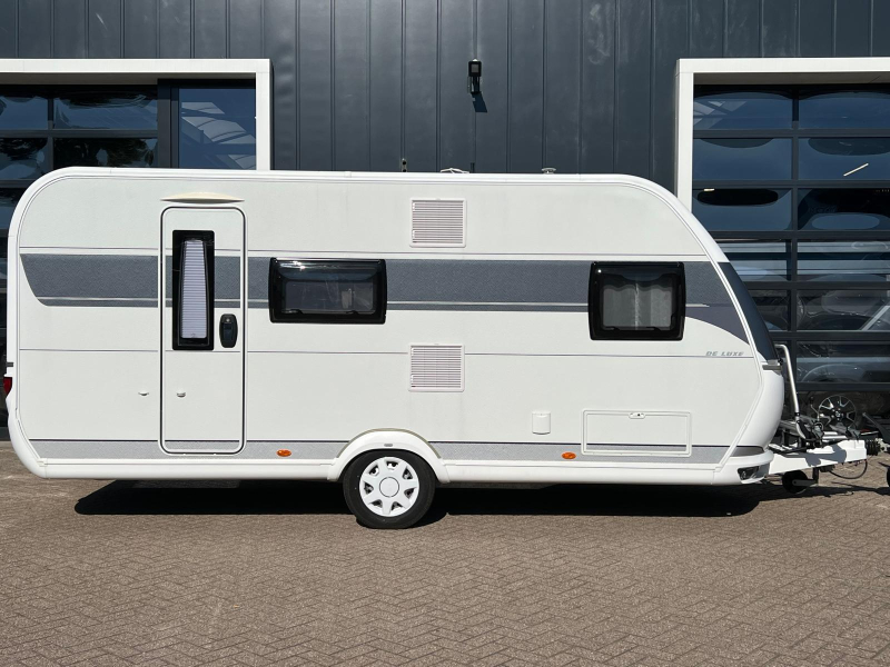 Hobby De Luxe 490 KMF voortent stapelbed fiets  foto: 3