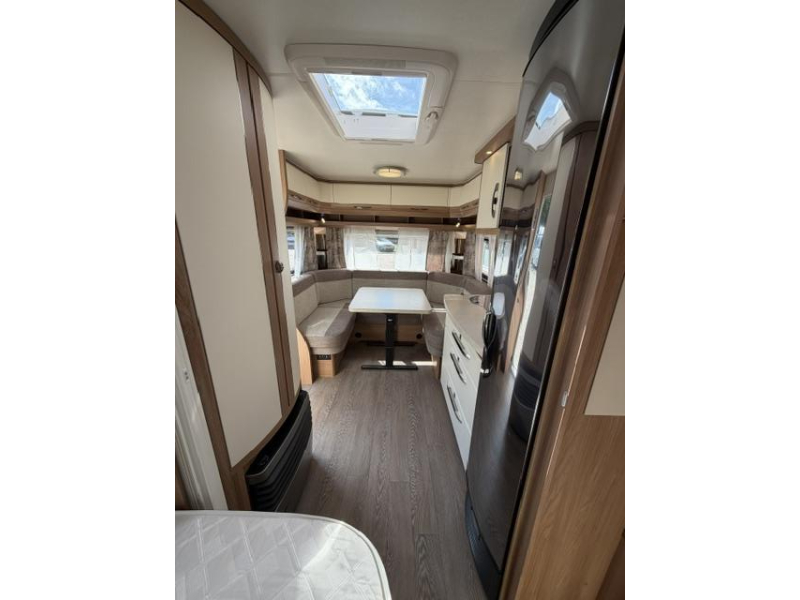 Hobby De Luxe 460 UFE Incl. Mover Fietsendrager  foto: 19
