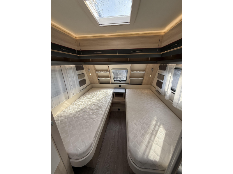 Hobby De Luxe Edition 495 UL 2 BEDDEN MOVER LUIFEL TOP  foto: 22