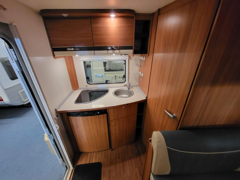 Weinsberg CaraOne 420 QD met Unico Verona  foto: 7