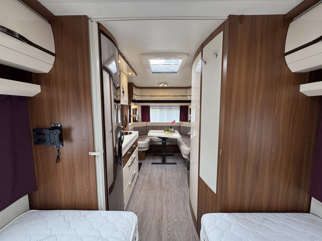 Hobby Excellent 495 UL met enkele bedden **Mover/Fietsendrager/Luifeltent/1e eigenaar/Zeer nette caravan** foto: 21