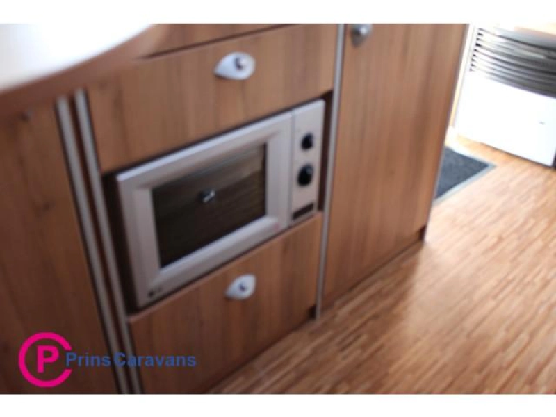 Bürstner Averso 450 Frans Bed en Rondzit  foto: 14