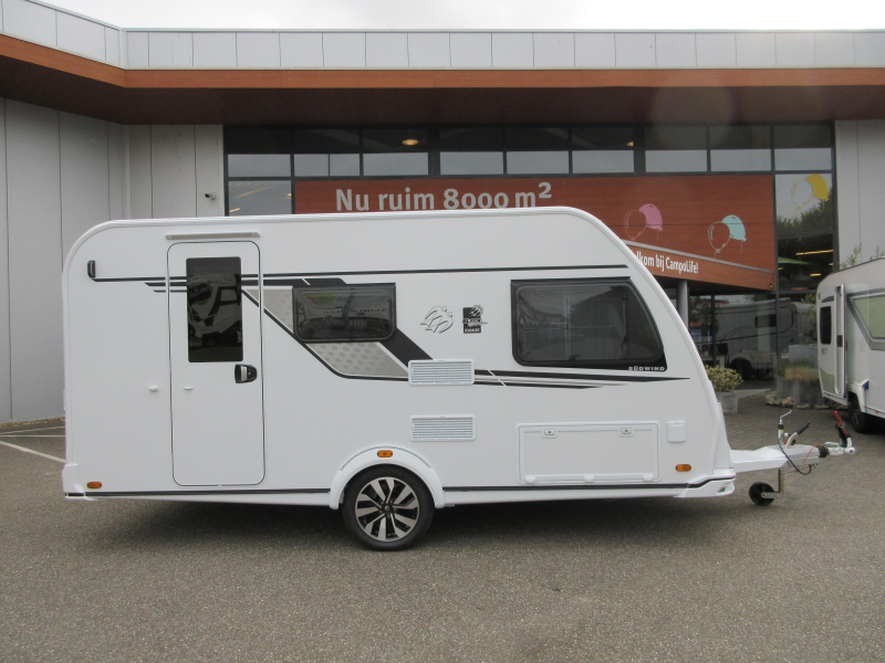 Knaus Sudwind Black Selection 420 QD COMPACT EN GROTE KEUKEN !  foto: 1