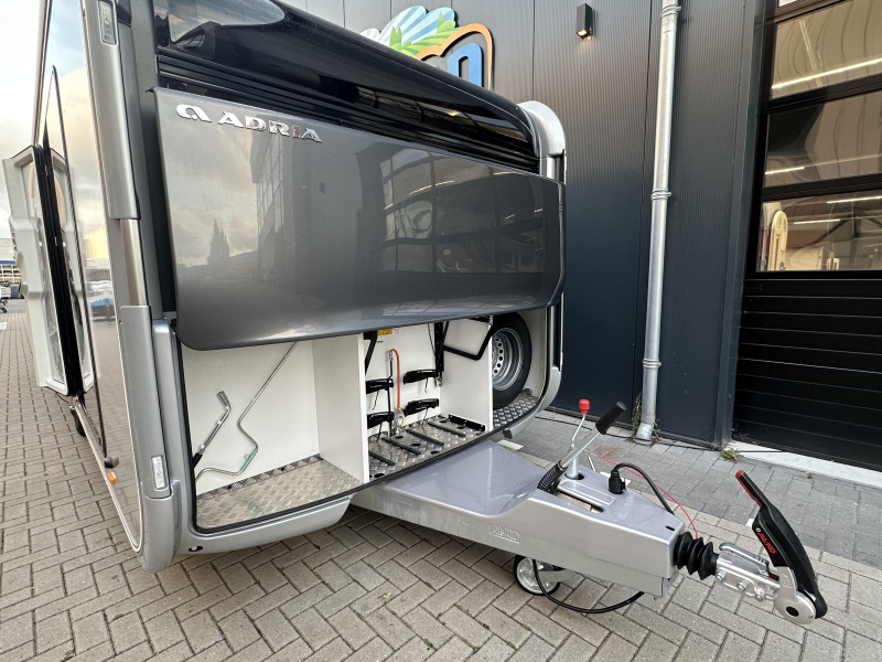 Adria Astella 754 DP Exclusief in Nederland  foto: 20