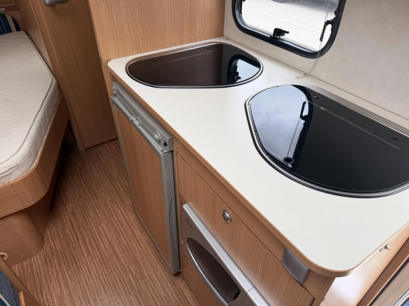Adria Altea 432 PX Fietsendrager - voortent  foto: 7