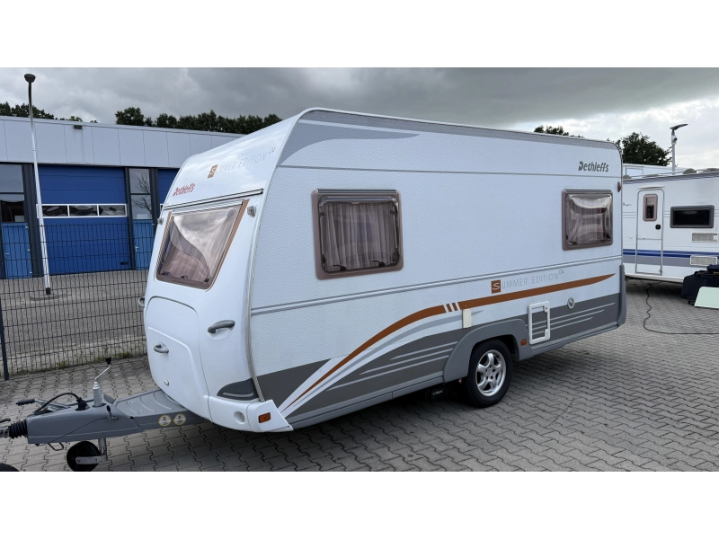Dethleffs Summer Edition 430 DB vast bed rondzit toilet  foto: 13