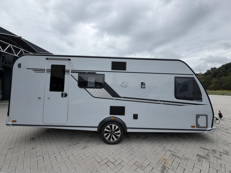 Knaus Sudwind Black Selection 540 FDK stapelbed / fransbed  foto: 2
