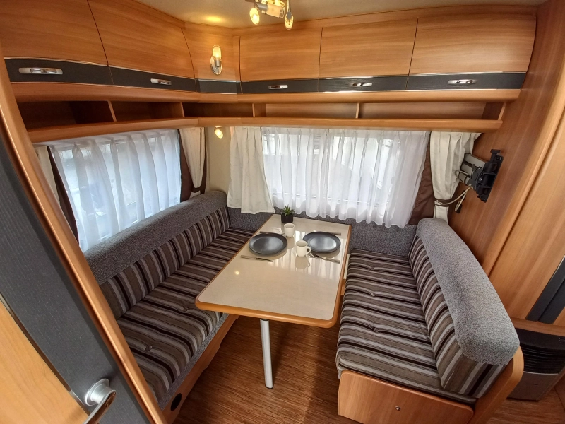 Hobby De Luxe 400 SF voortent-fietsendrager  foto: 6
