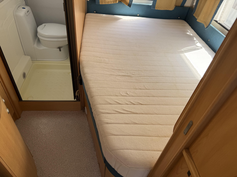 Knaus Sudwind 450 TF FRANSBED RONDZIT TENT  foto: 4