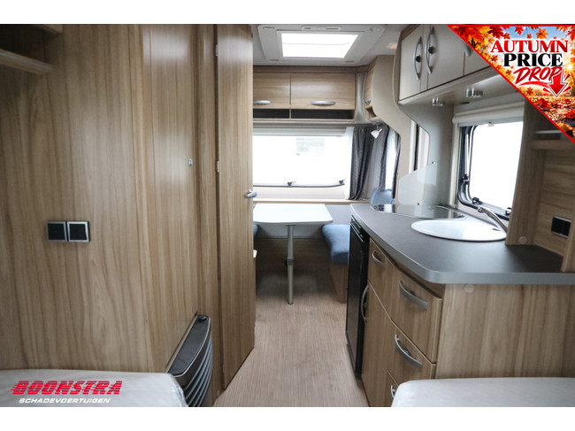 Eriba Nova Light 442 Elegance Luifel Middenkeuken Lengtebed LMV foto: 12