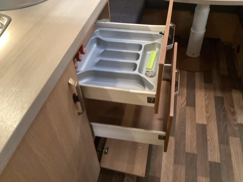 Knaus Sport 500 UF omnistor luifel  foto: 16