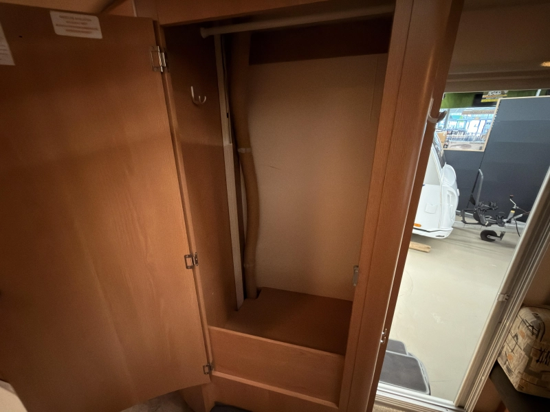 Kip Sky line Special 47 TDB +voortent+mover+luifel  foto: 17