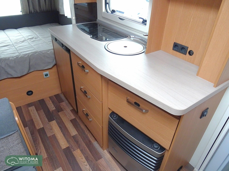 Knaus Sport 420 QD voortent luifel  foto: 7