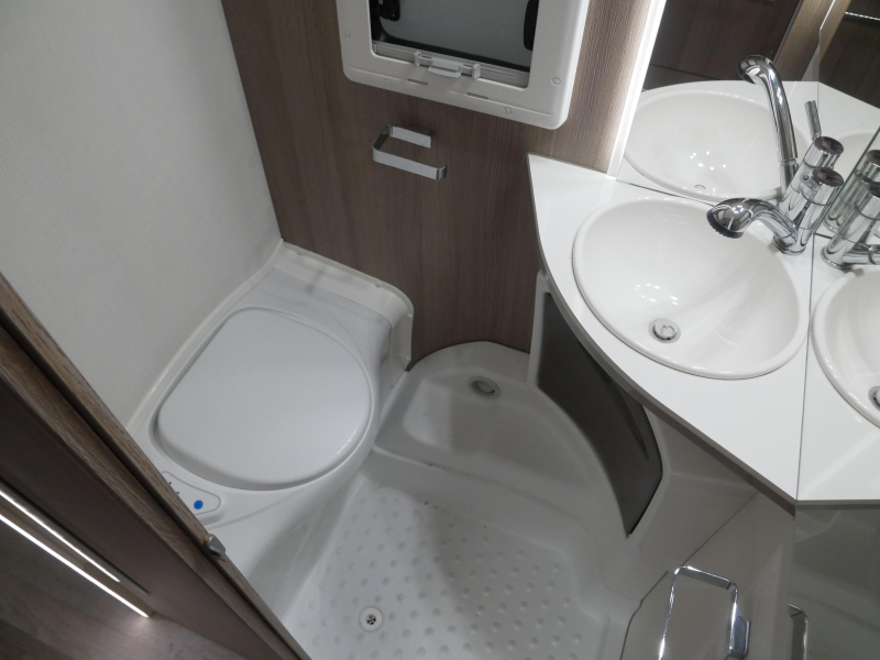 Caravelair Allegra 450 mover, fietsenrek  foto: 16
