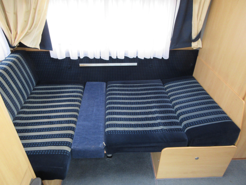 Dethleffs Camper 440 DB DWARSBED EN VASTE LUIFEL  foto: 5