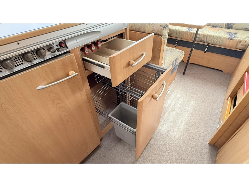 Knaus Sudwind 495 TK kinderkamer rondzit  foto: 9