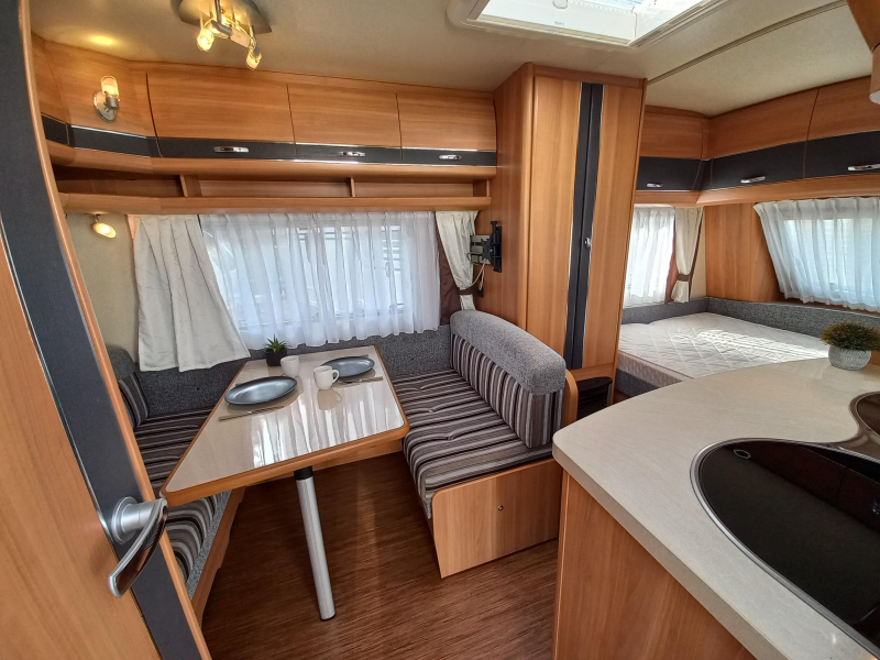 Hobby De Luxe 400 SF voortent-fietsendrager  foto: 5