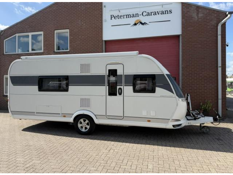 Hobby Excellent 560 WFU Incl. Mover en Luifel  foto: 1