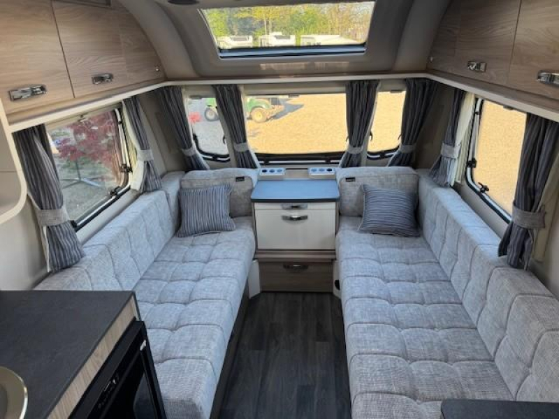 Sprite Mondial 420 SE aanbieding enkele bedden  foto: 8
