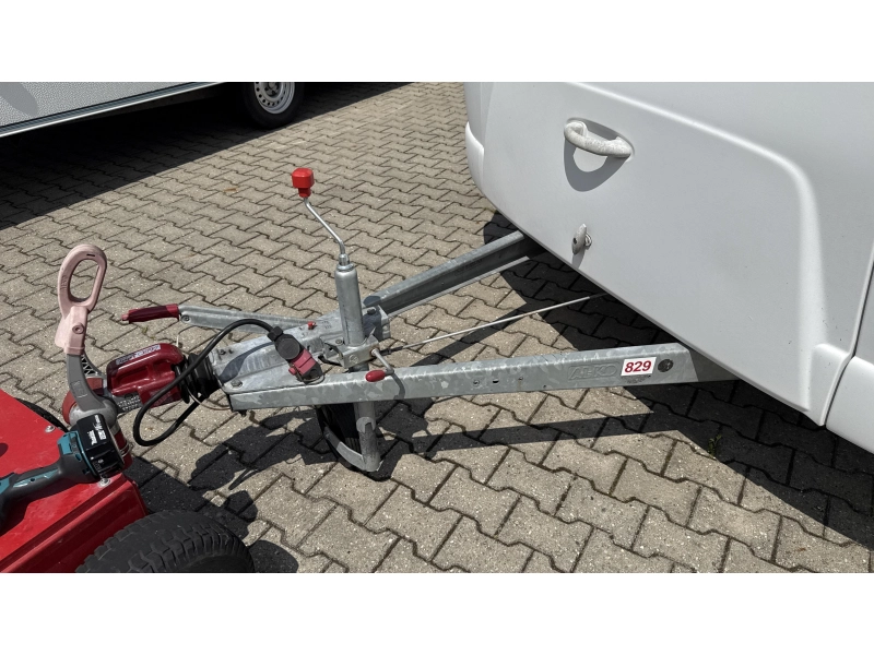 Dethleffs Camper 440 DB treinzit vast bed toilet  foto: 16