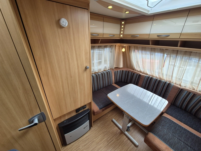 Dethleffs Camper Style 430 DB MOVER - VOORTENT - L  foto: 9
