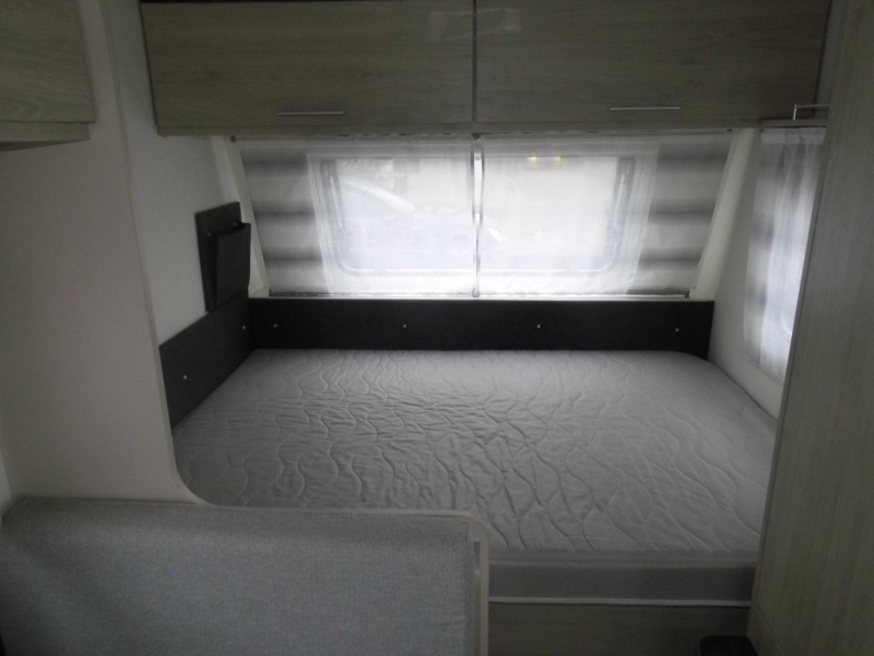 Caravelair Antares 400 Cassetteluifel. 