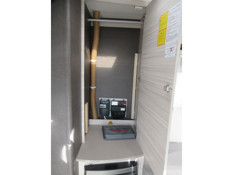 Dethleffs C'Joy 460 LE MET MOVER EN BOILER  foto: 13