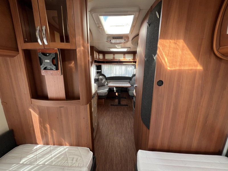 Hobby Prestige 540 UL Luifel, Mover, Airco  foto: 5