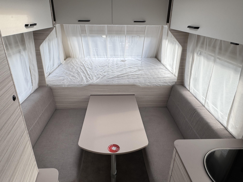 Dethleffs C'Joy 480 QLK Stapelbed met 3 bedden  foto: 2