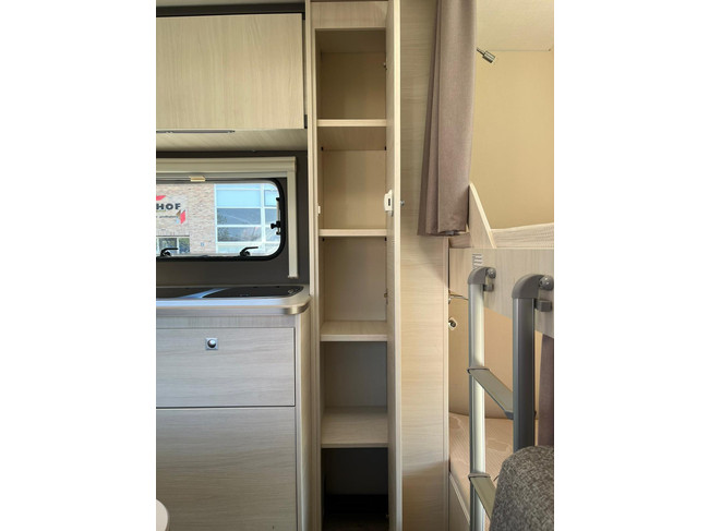 Caravelair Antares 476 Family Stapelbed | Fietsenrek | Voortent | TV | Fransbed | Treinzit | Hor foto: 20