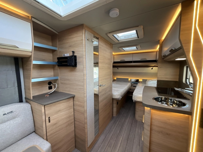 Knaus Sudwind Black Selection 460 EU ENKELE BEDDEN-DESIGN  foto: 9