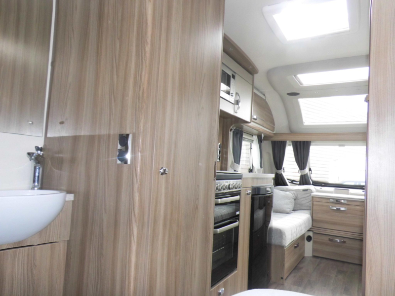 Sprite Cruzer 480 SR Mover en cassetteluifel!  foto: 6