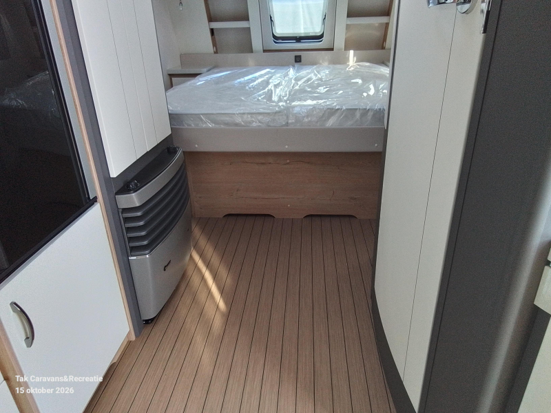 Hobby Excellent Edition 540 UFF Queens bed  foto: 7