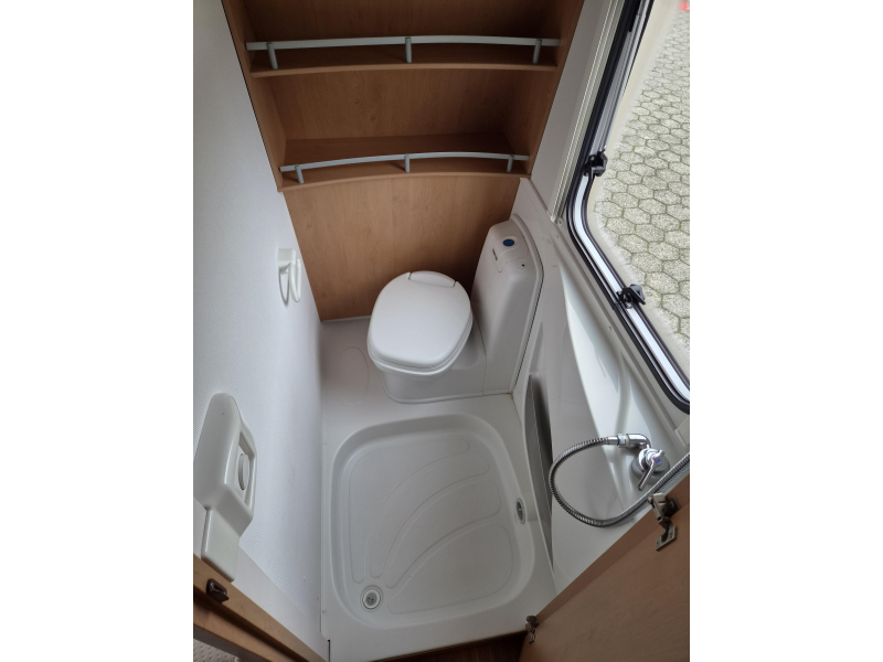 Knaus Sudwind 550 FSK -Mover - Airco - Voortent  foto: 15