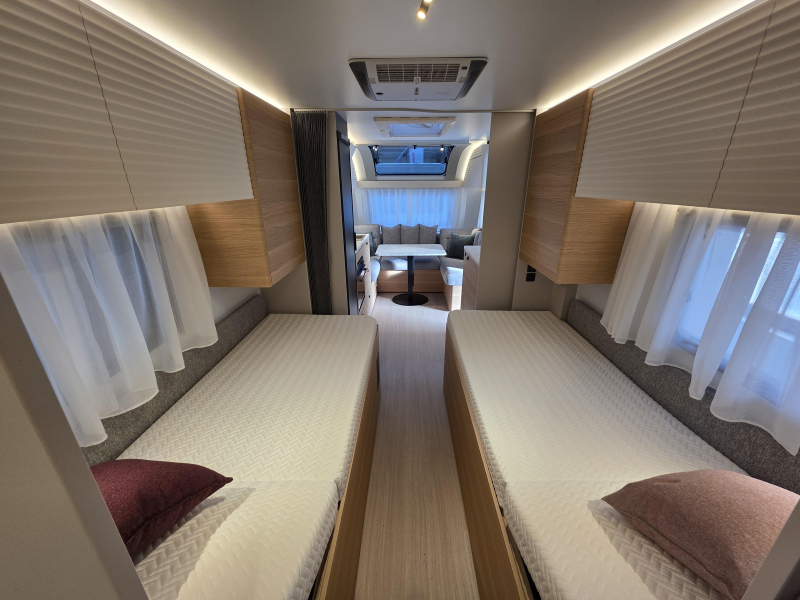 Adria Adora 572 UT Alde verwarming  foto: 15