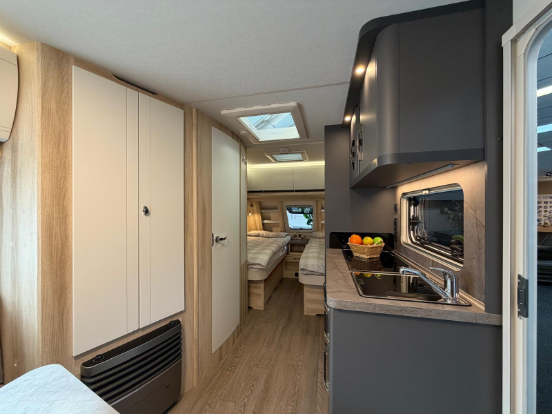 Hobby De Luxe 495 UL 