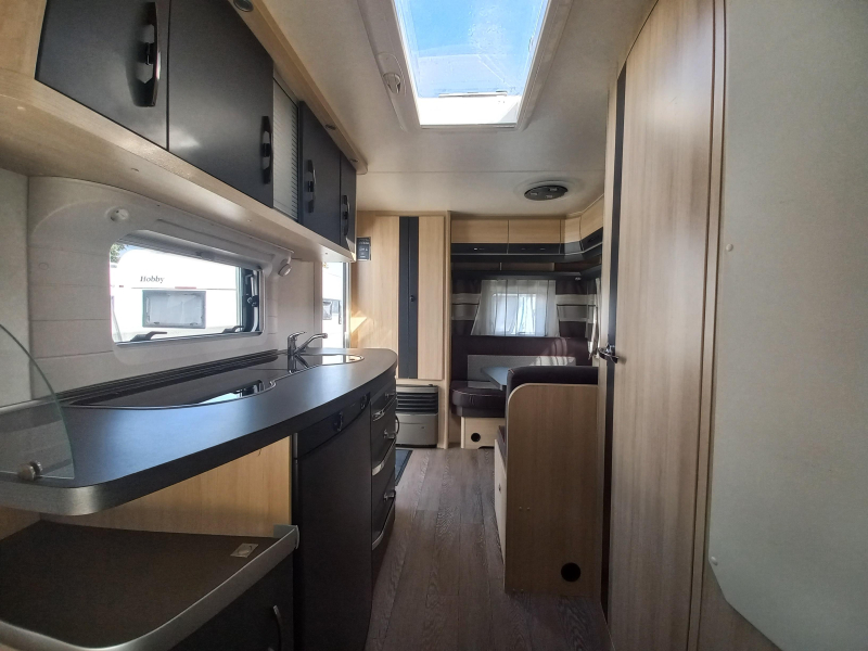 Hobby De Luxe Edition 440 SF voortent-cassette-mover  foto: 6