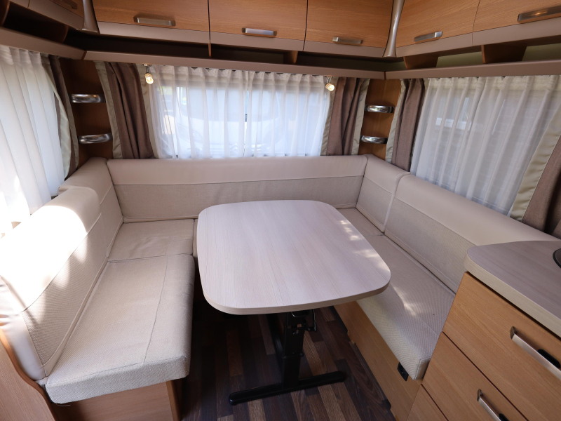 Knaus Sport 450 FU inclusief voortent  foto: 6