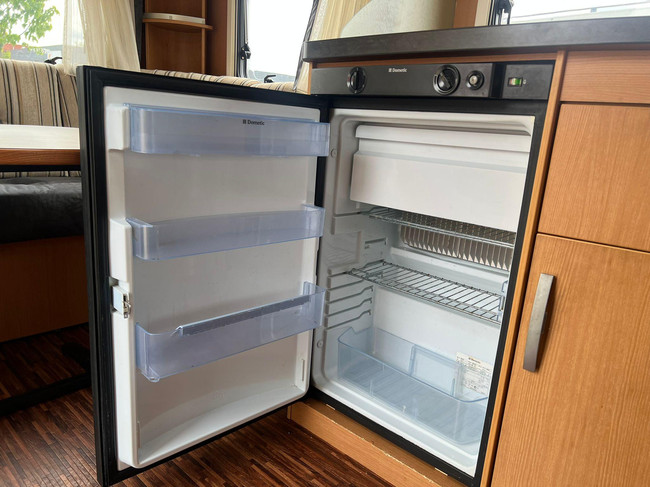 Hymer Sporting 465 | Volautomatische Mover | ZGAN Voortent | Lattenbodem | Ombouwbare Rondzit | Luifel | Fransbed | Fietsenrek foto: 12