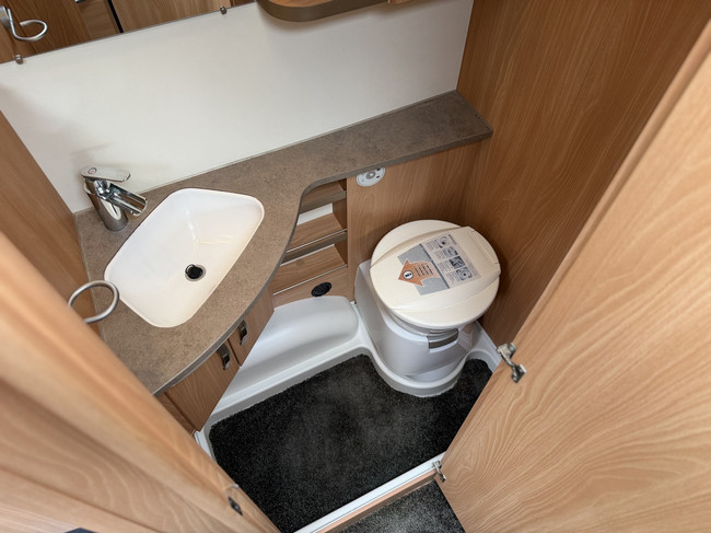 Knaus Sudwind 460 QU foto: 16