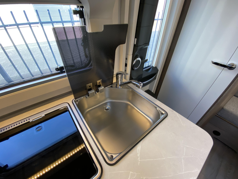 Hobby On Tour 390 SF Treinzit, dwars bed  foto: 18