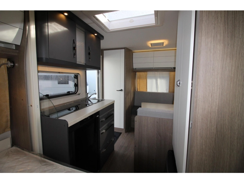 Hobby On Tour 390 SF Caravan breedte 220 cm!  foto: 12