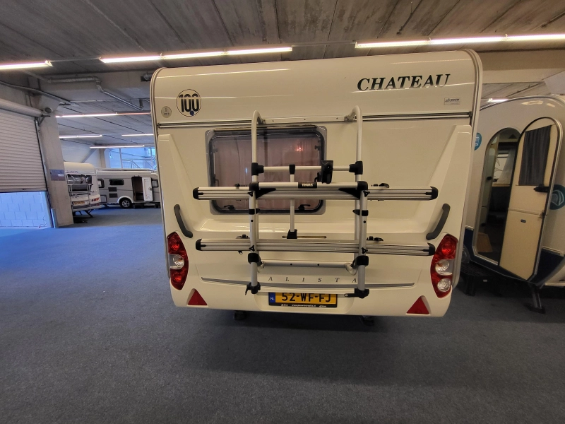 Chateau Calista 450 FHU mover, voortent  foto: 2