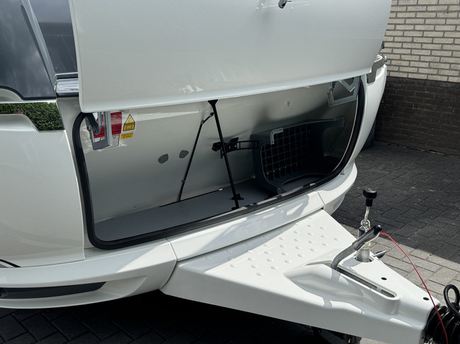 Hobby Maxia 585 UL met enkele bedden **Absolute topsegment van Hobby/Zeer ruime caravan/Nieuwe caravan** foto: 9