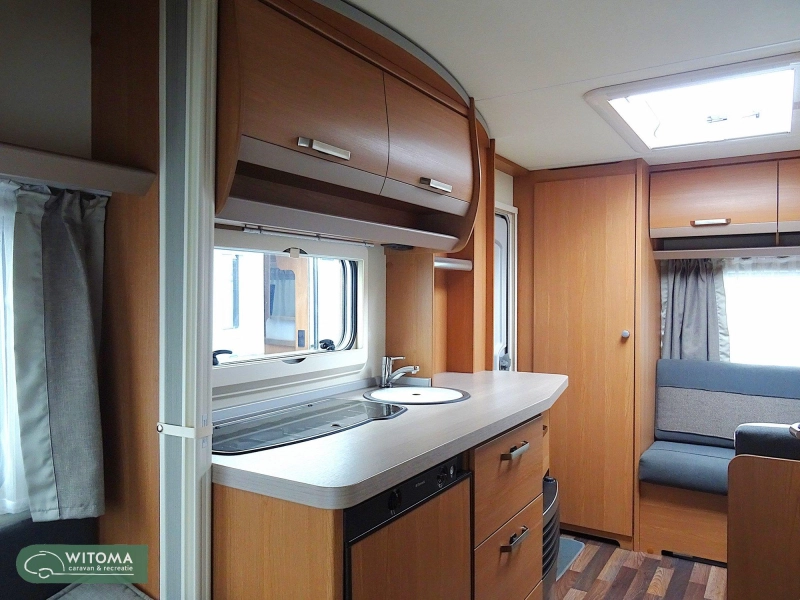 Knaus Sport 420 QD voortent luifel  foto: 11