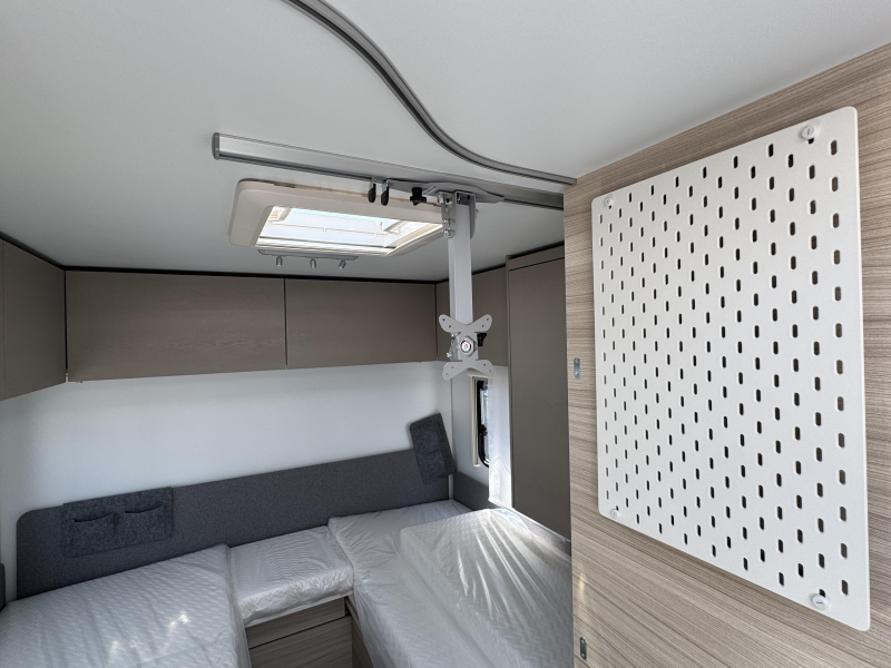 Adria Altea 502 UL 60 Year, deur met raam  foto: 7