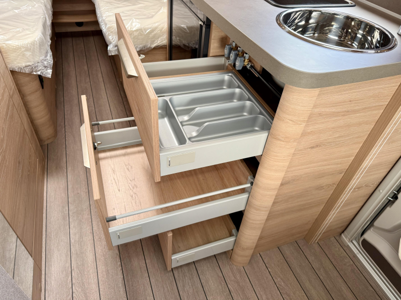 Knaus Sudwind Black Selection 460 EU Zomer Airco Actie!  foto: 22