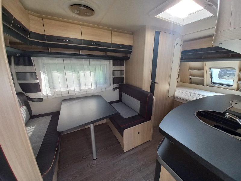 Hobby De Luxe Edition 440 SF voortent-cassette-mover  foto: 4